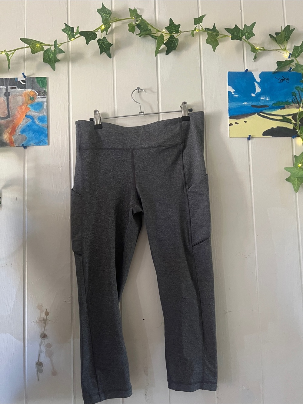 ❤️‍🔥❤️ lululemon Dark Gray Cropped Active Leggings with Side Pockets